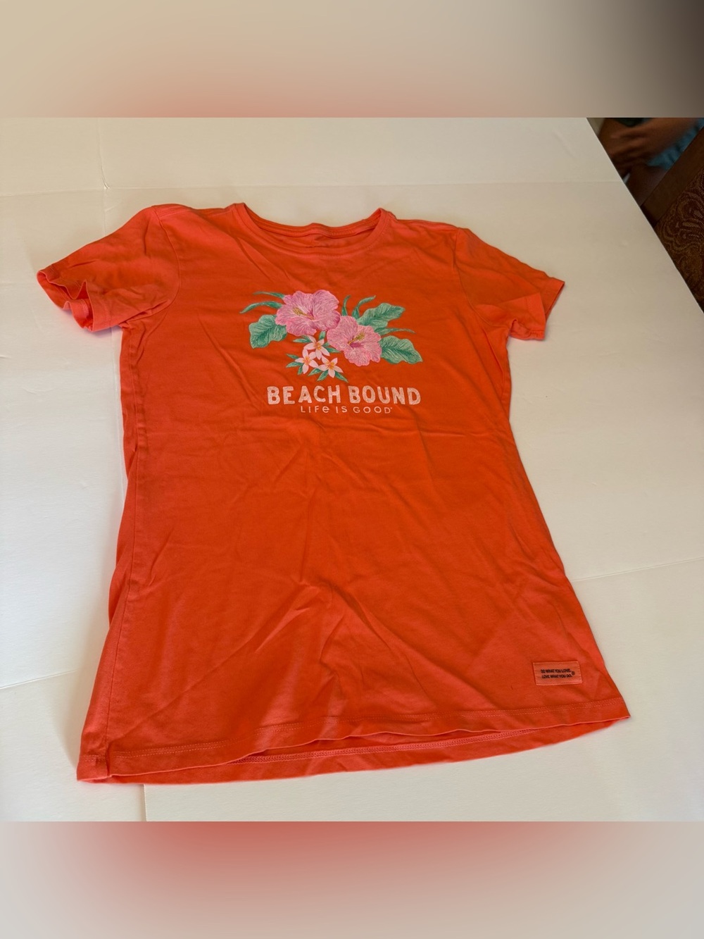 Life is Good Women's Size X-Small "Beach Bound" Hibiscus Orchid Crusher-Lite Tee